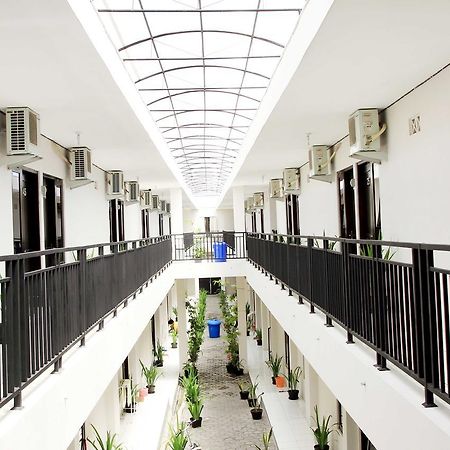 D'Paragon Pringwulung Maguwo Esterno foto