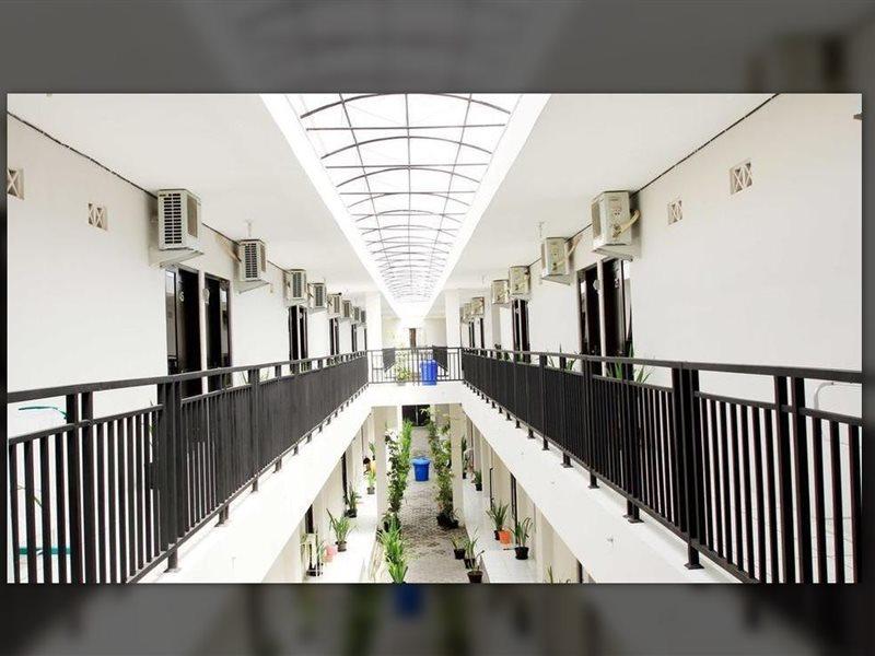 D'Paragon Pringwulung Maguwo Esterno foto