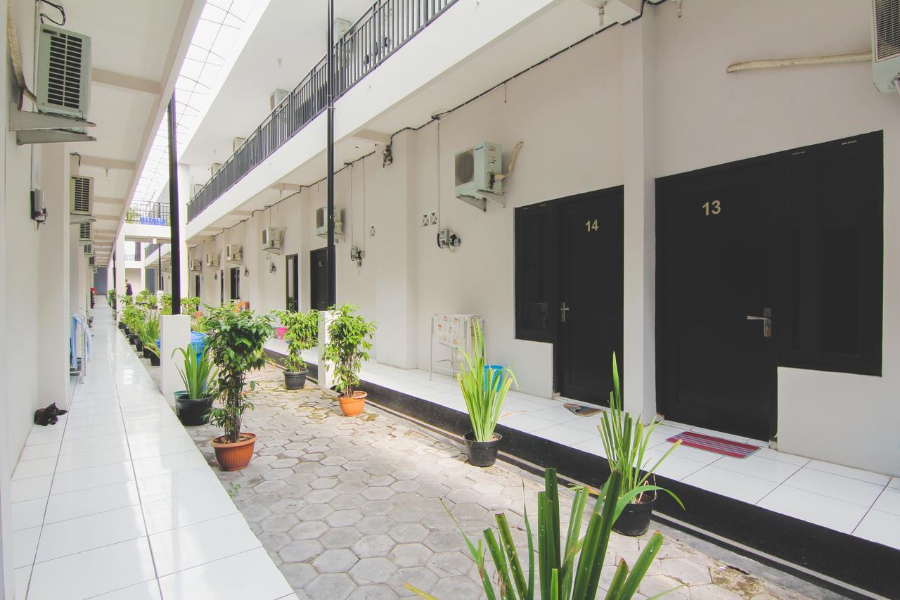 D'Paragon Pringwulung Maguwo Esterno foto
