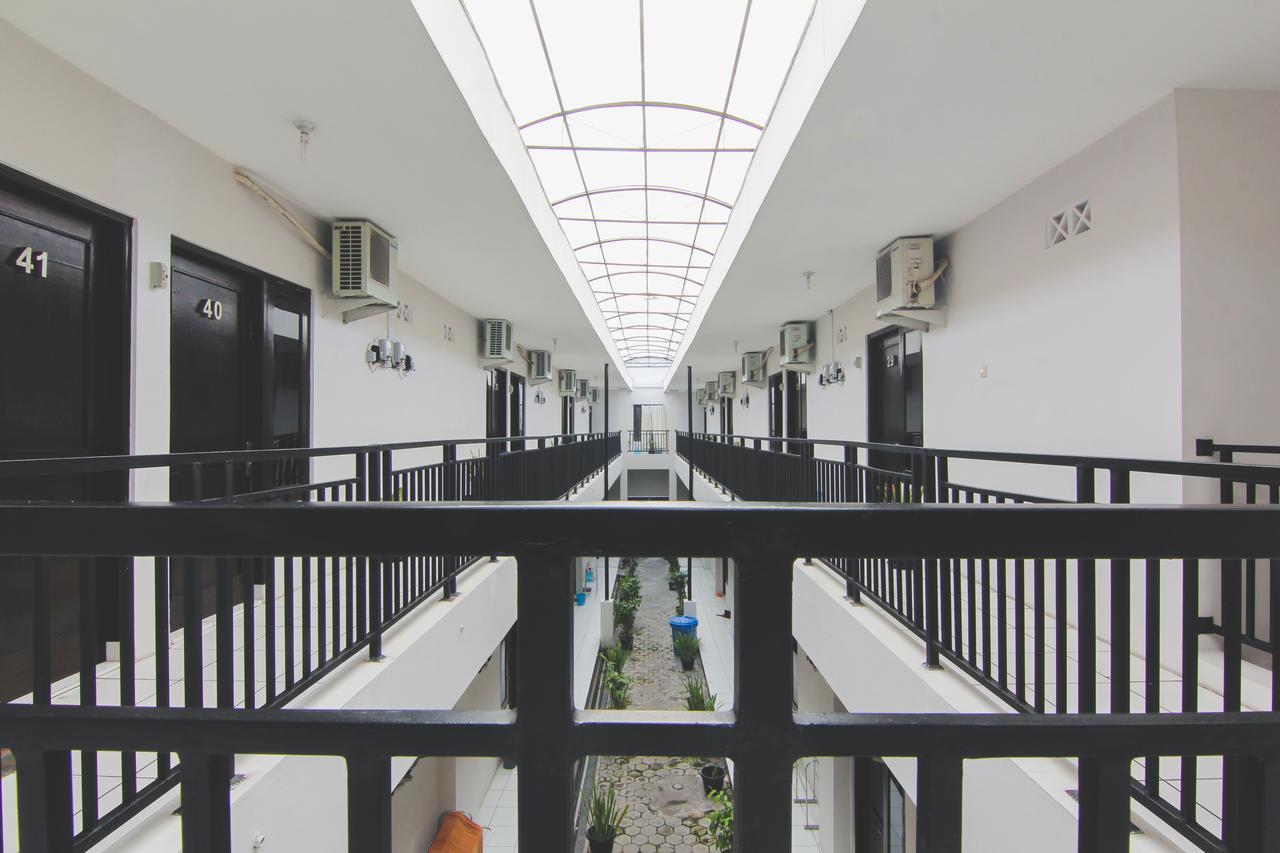 D'Paragon Pringwulung Maguwo Esterno foto